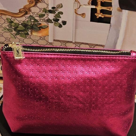Yves Saint Laurent Beaute' Metallic Fuchsia Stars Pouch - Picture 1 of 8